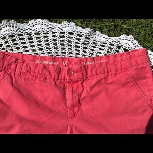 Khakis by Gap boyfriend roll up shorts